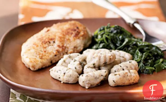 Gnocchi de alune cu glazură de salvie