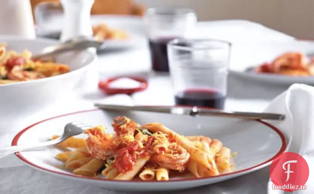 Paste Pomodoro cu creveți și coajă de lămâie