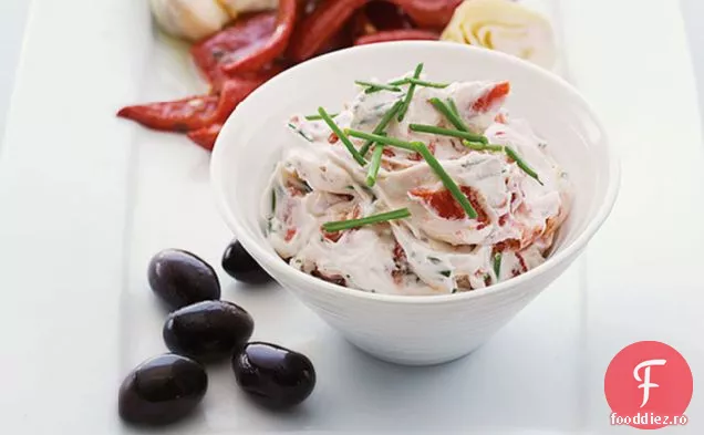 Baie De Roșii Și Usturoi Uscate La Soare