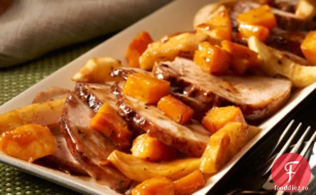 Carne De Porc Condimentată Și Friptură De Mere