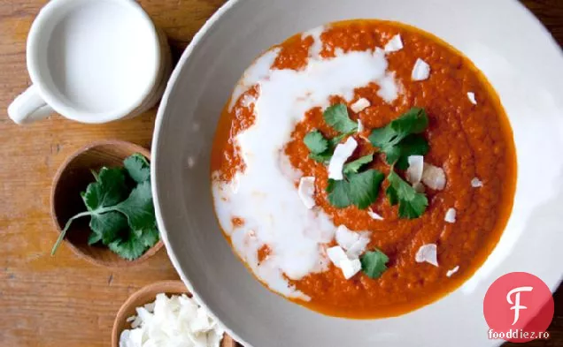 Supă De Roșii Cu Chili, Ghimbir Și Nucă De Cocos