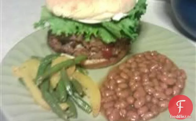 Burgeri umpluți cu slănină și Roquefort