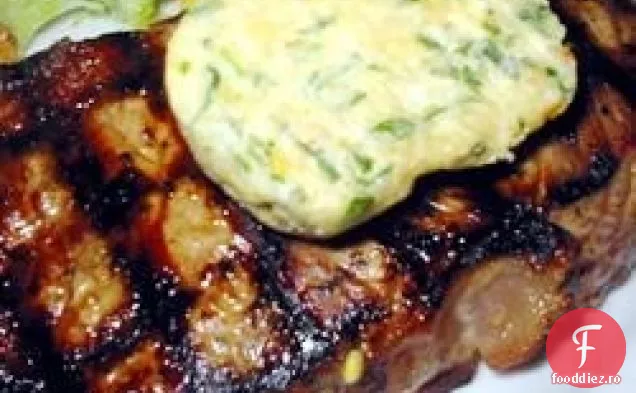 Filet cu Gorgonzola picantă-unt de nuci de pin-ierburi