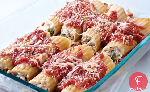 Manicotti umpluți cu spanac și brânză triplă