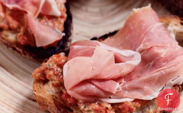 Prosciutto, Bruschetta de roșii și măsline
