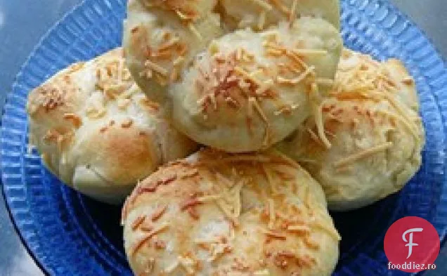 Rulouri De Cină Cu Crustă De Parmezan