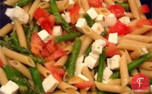 Salată caldă de Paste Caprese cu lămâie, usturoi și sparanghel
