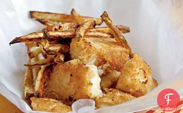 Pește și chipsuri bătute cu bere
