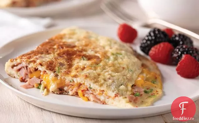 Omletă Cu Șuncă, Brânză Și Roșii Uscate La Soare