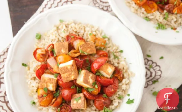 Roșii Curry Prăjite Cu Paneer Prăjit Și Orez