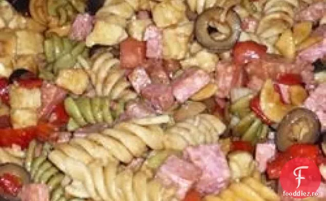 Delicioasa salată de paste italiene a lui Kathy
