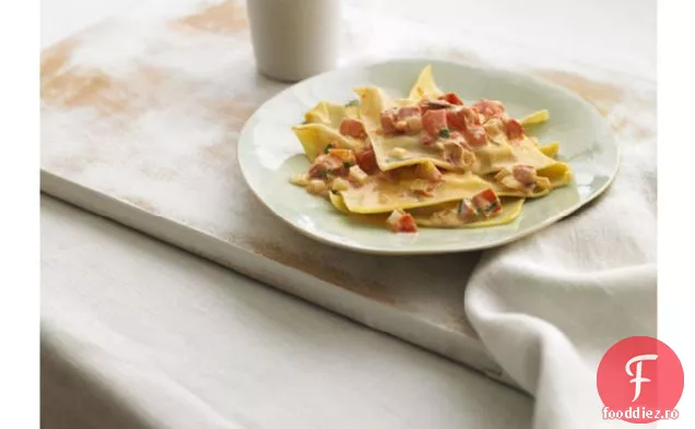 Ravioli Italiano cu sos de cremă de roșii