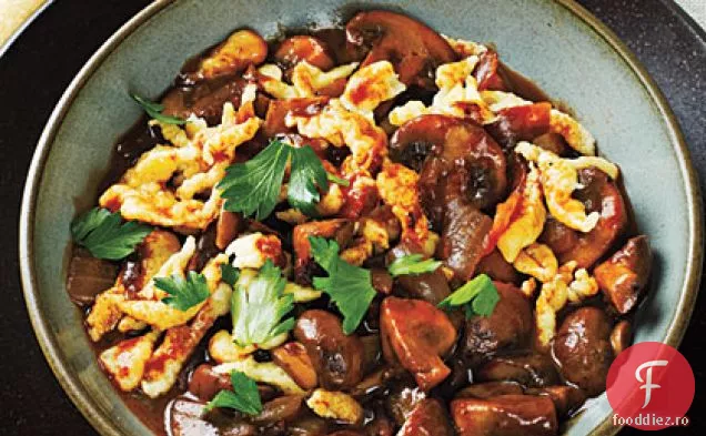 Tocană de ciuperci cu Spaetzle