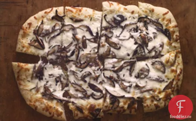 Pizza albă cu ciuperci