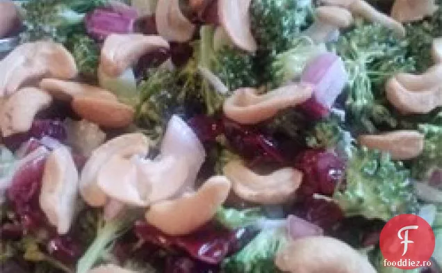 Salată Delicioasă De Afine Cu Broccoli