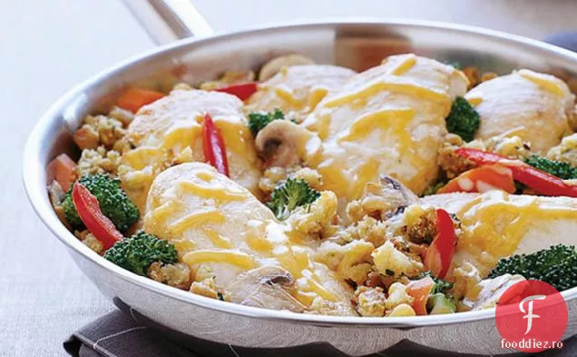 Tigaie de pui și legume Cheddar
