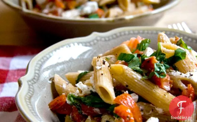 Paste Cu Brânză De Roșii, Busuioc Și Capre Uscate