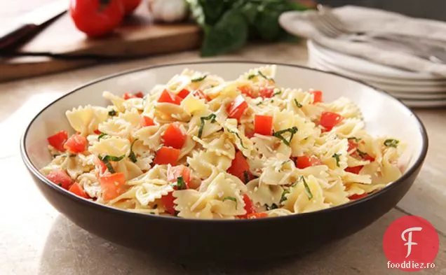 Paste italiene cu roșii și busuioc