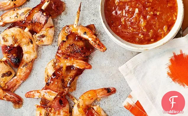 Kabobs de creveți înveliți cu slănină cu sos de portocale-Chipotle