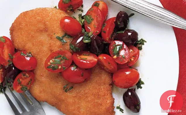 Piept de pui cu salată de măsline de roșii