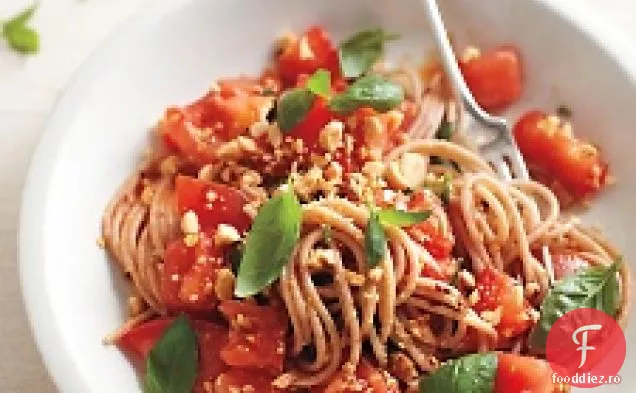 Spaghete Farro Cu Roșii Proaspete Și Migdale Marcona