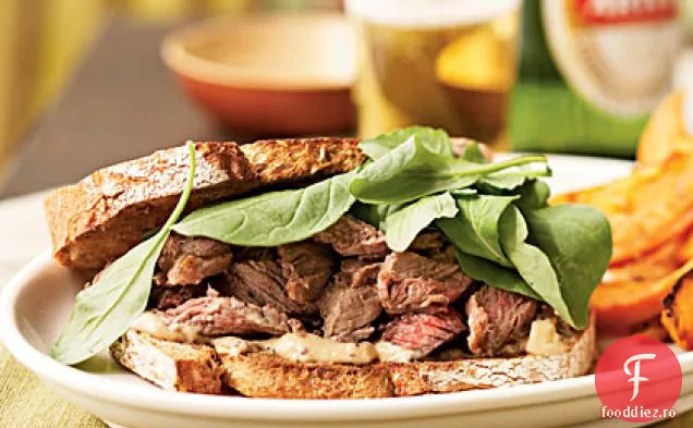 Sandvișuri cu friptură cu maioneză Worcestershire