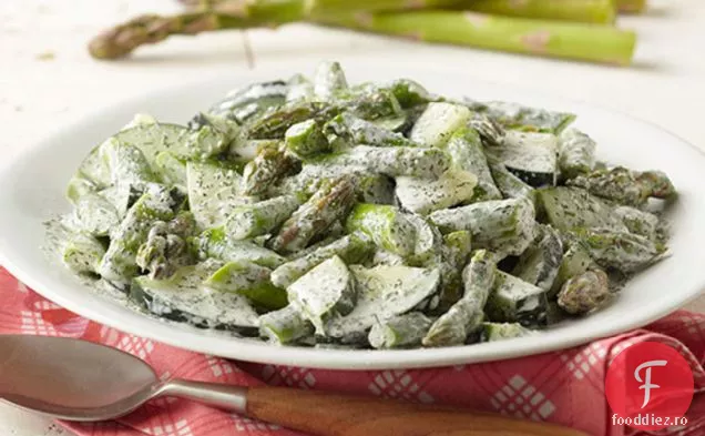 Salată de castraveți-mărar cu sparanghel