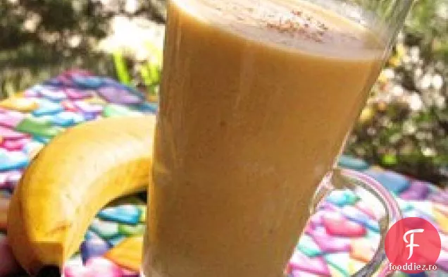 Smoothie gros și cremos cu iaurt cu banane