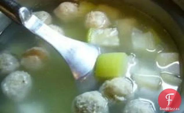 Supă De Chiftele De Pepene Galben De Iarnă