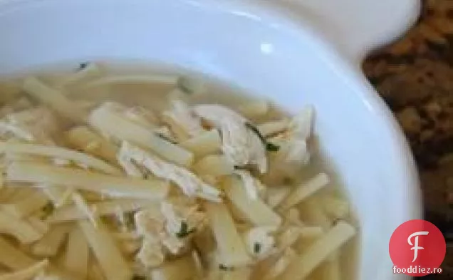 Supă De Tăiței De Pui Super Ușoară
