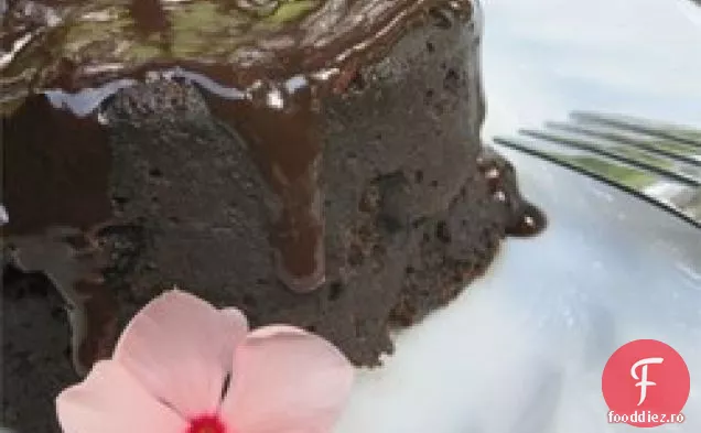 Tort mexican cu ciocolată/caramel sărat într - o cană
