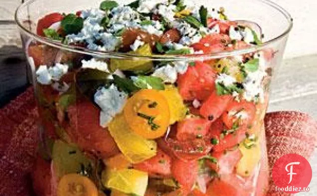 Pepene verde, roșii de moștenire și salată Feta