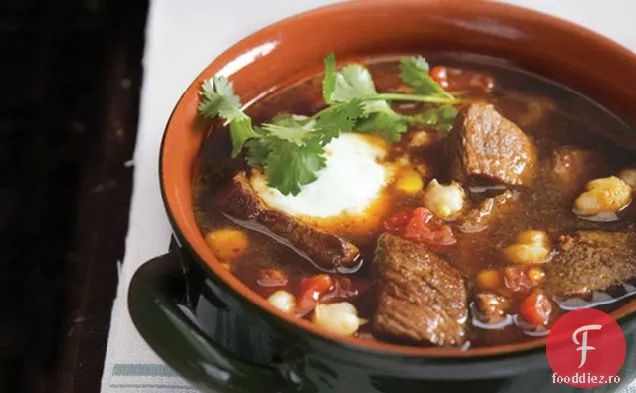 Pozole de vită cu brânză Cheddar