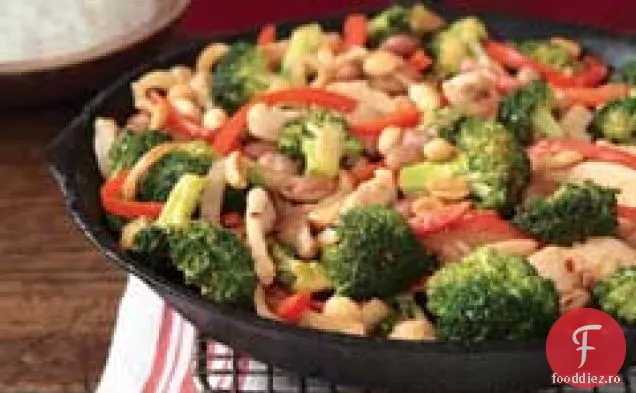 Tigaie De Pui, Broccoli Și Fasole Pinto