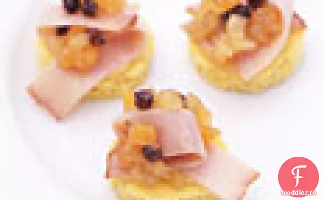 Virginia Șuncă Și Pepene Galben Chutney De Mere Pe Runde De Pâine De Porumb