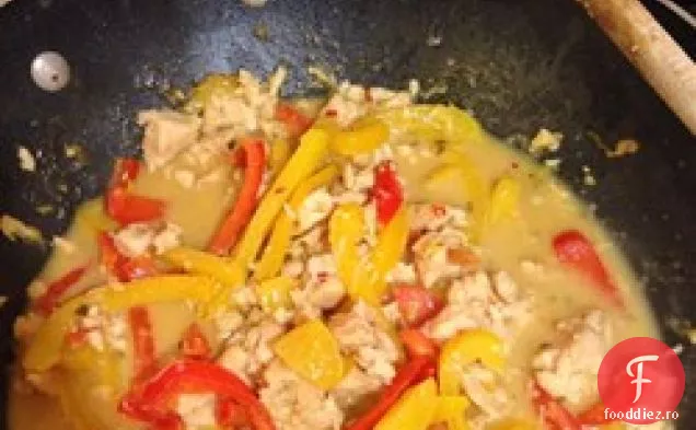 Curry de pui Thailandez în lapte de cocos