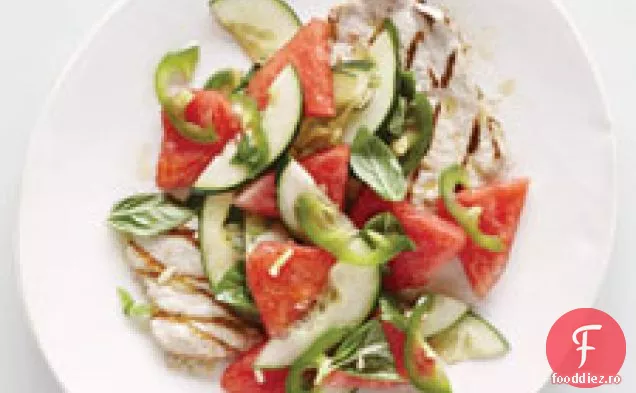 Cotlete de porc la grătar cu salată de pepene verde-castraveți