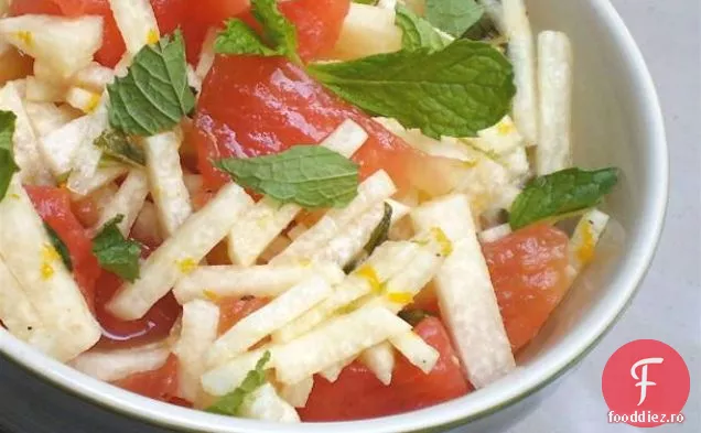 Sănătos și delicios: salată de jicama și pepene verde
