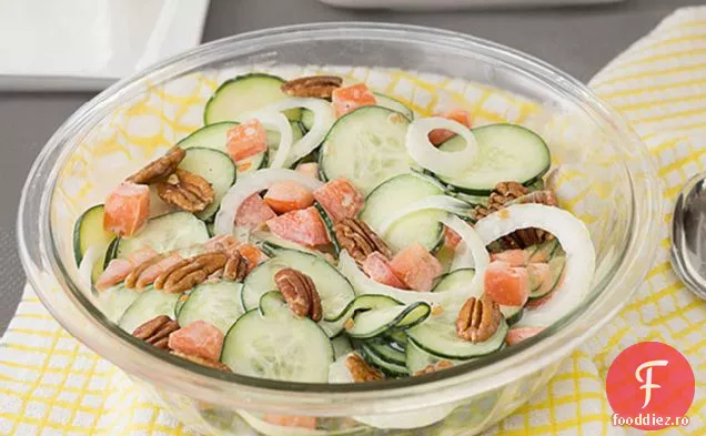 Salată Cremoasă De Castraveți