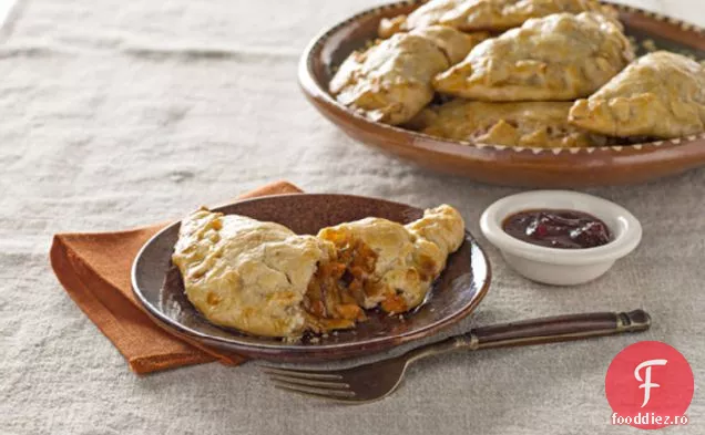 Empanadas de curcan cu BBQ-sos de afine