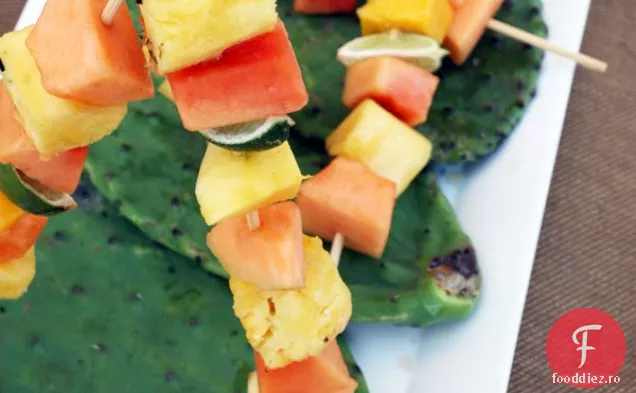Fructe Tropicale Kabobs