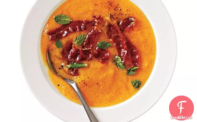 Gazpacho cu pepene galben cu Prosciutto încrețit