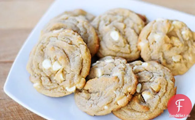 Biscuiți cu ciocolată albă și nuci de Macadamia