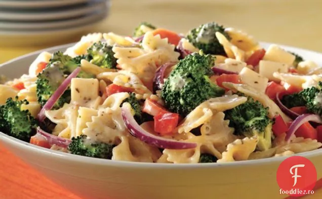 Salată cremoasă de Paste cu condimente italiene