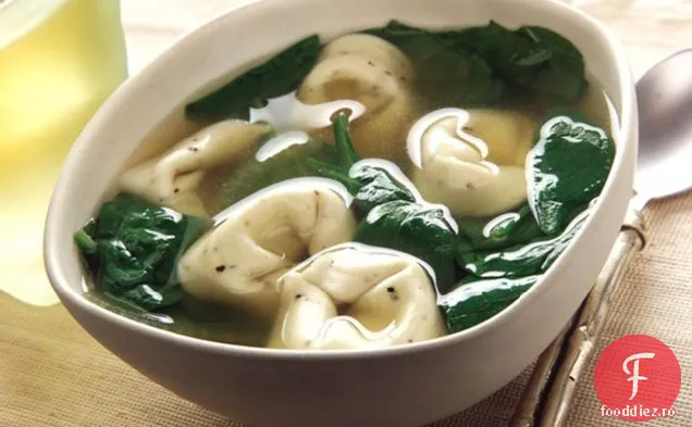 Supă Orientală De Spanac Și Tortelloni De Pui