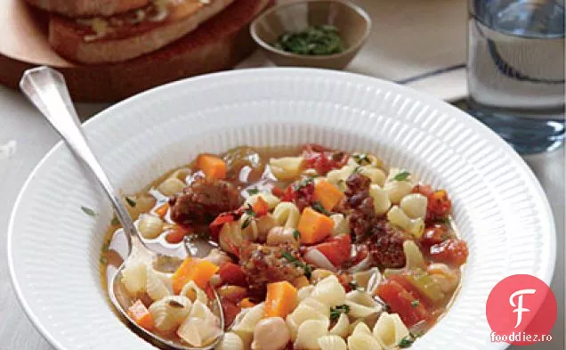 Năut și cârnați Minestrone