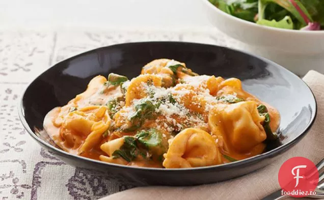 Tortellini în sos cremos Roz