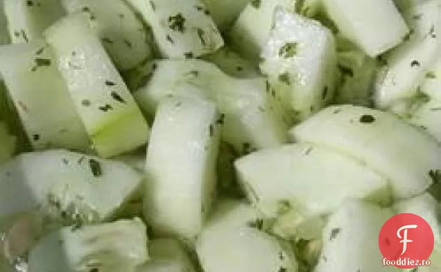 Salată Ușoară De Castraveți