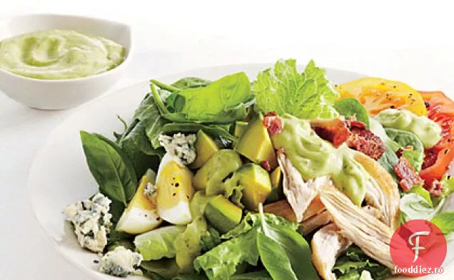 Salată Cobb de pui afumată cu pansament de Avocado
