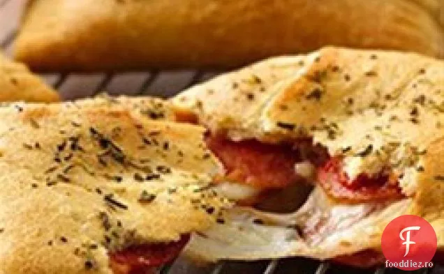 Buzunare mari și brânzos Pepperoni